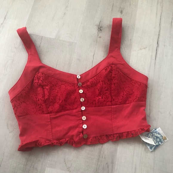 Free People Tops - FREE PEOPLE ❤️🔥 CROP TOP NWT SIZE MEDIUM